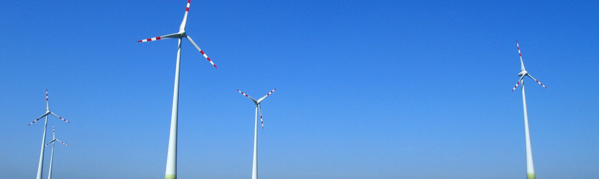 Wind_turbines_in_Austria_-_June_2006